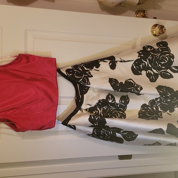 Ladies/Teen Two Piece Dress - Picture 2 of 4